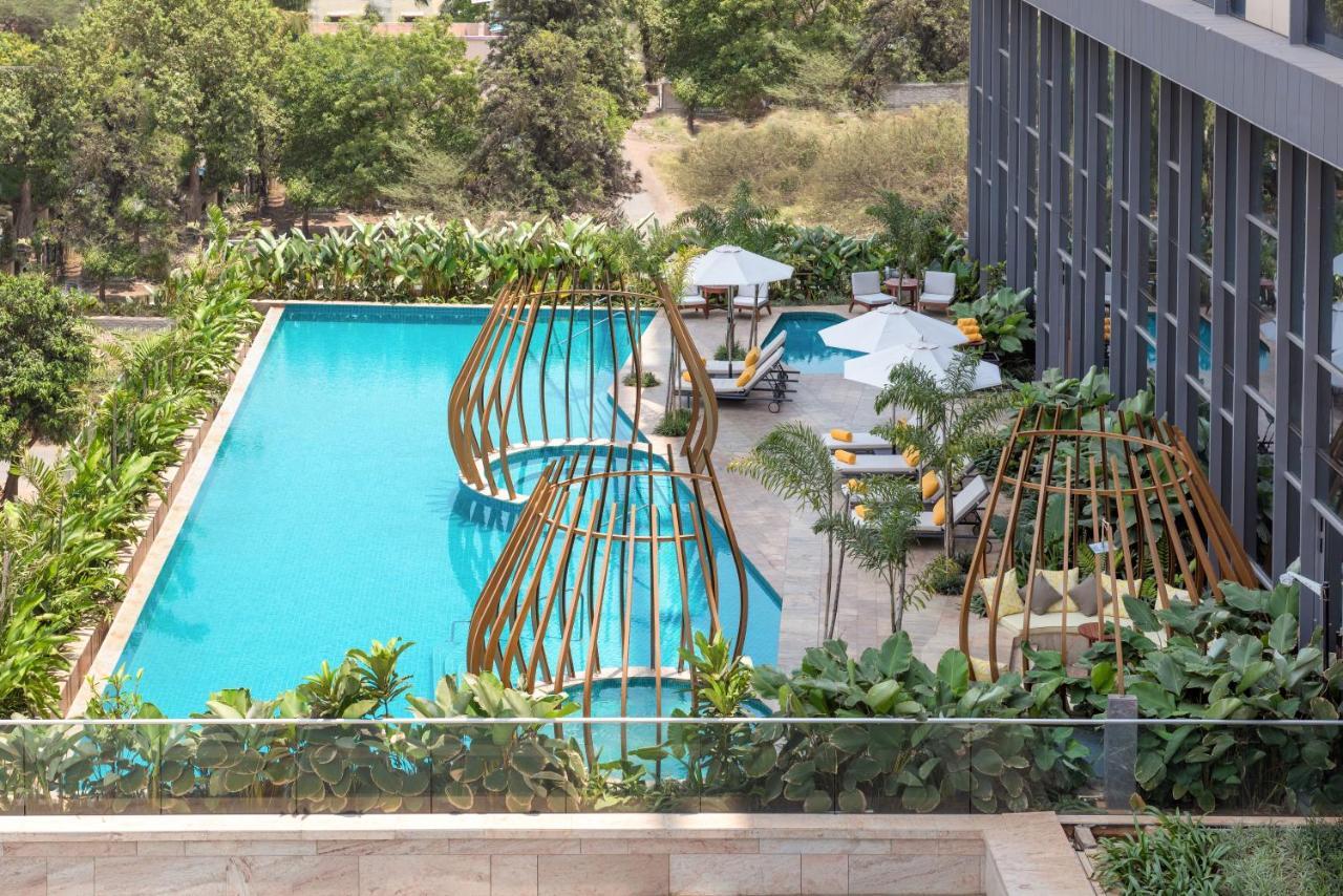 Radisson Blu Hotel & Spa, Nashik Exterior foto